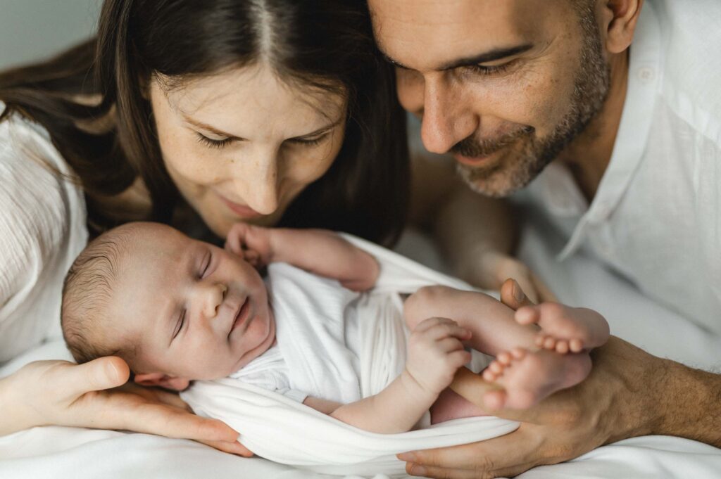 Perchè scegliere una sessione fotografica newborn a casa tua